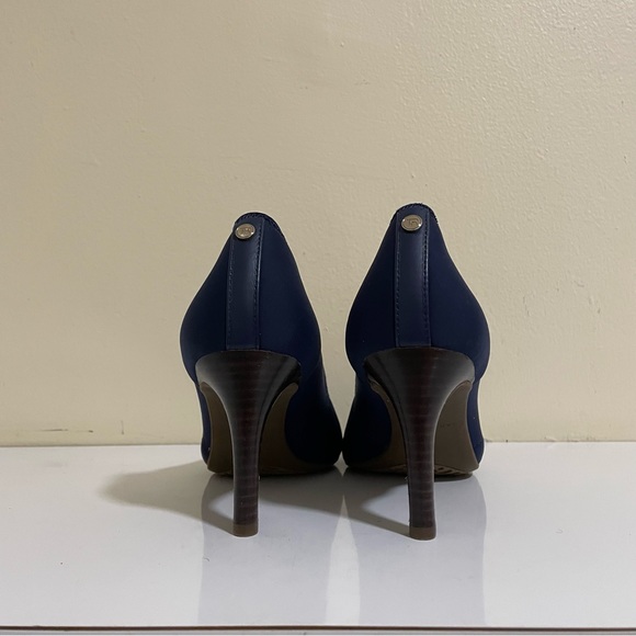 Taryn Rose Blue Soft Pump Heels Size 9 New - Picture 2 of 5